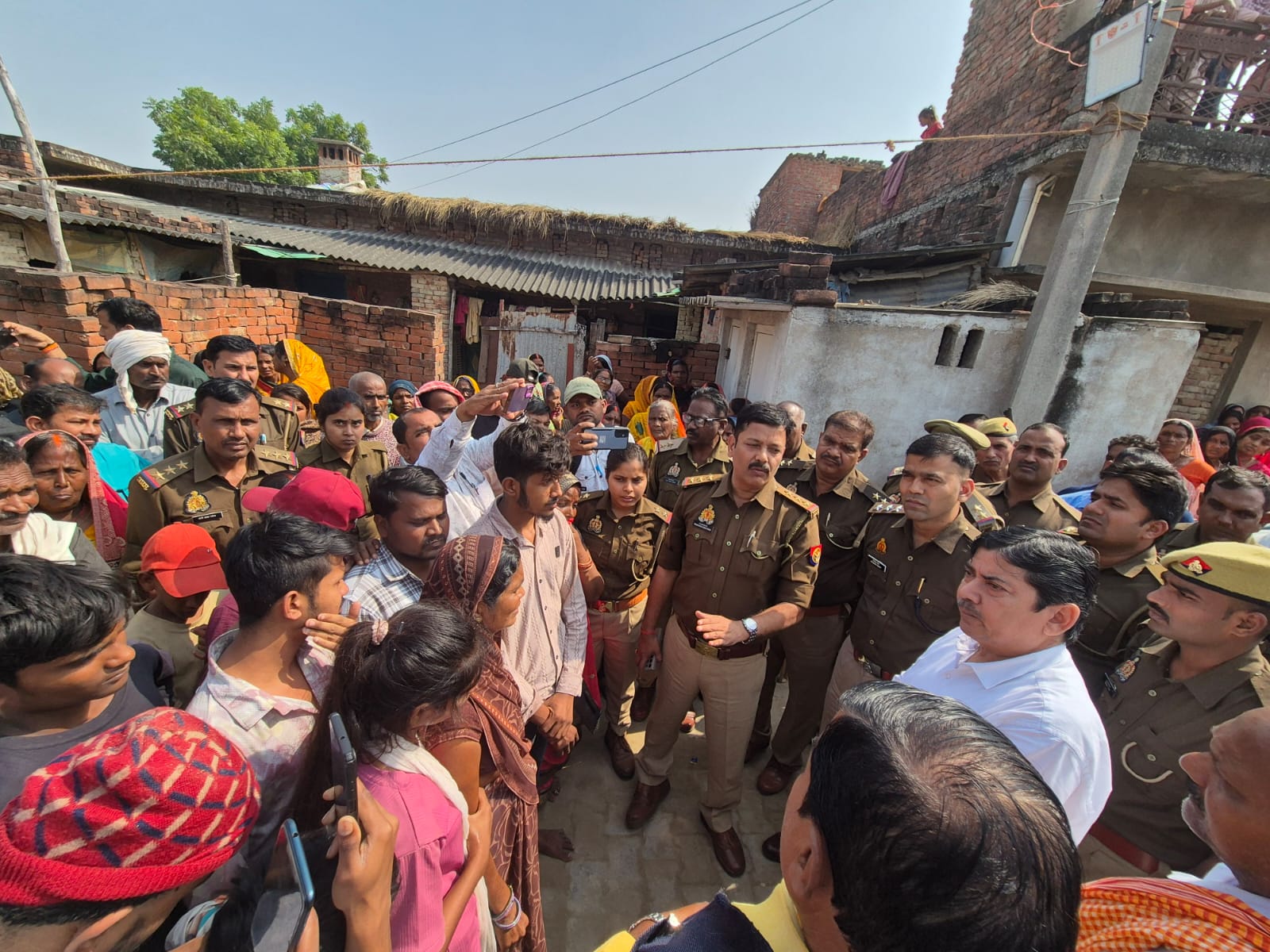 कटिहारी गांव में हुए खूनी संघर्ष में घायल शिवलाल शर्मा ने तोड़ा दम — प्रशासन ने दिया हरसंभव मदद का आश्वासन