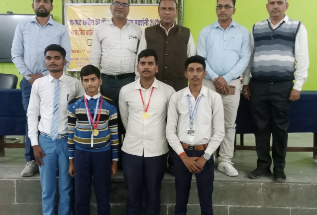 शहीद स्मारक इंटर कॉलेज के छात्रों ने बाल वैज्ञानिक प्रदर्शनी में बटोरे सम्मान,जूनियर में प्रथम व सीनियर में द्वितीय स्थान हासिल कर छात्र हुए मंडल स्तर के लिए चयनित